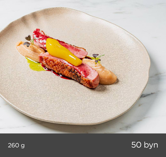 DUCK FILE WITH SANGRIA SAUCE AND APPLE-GINGER PUREE